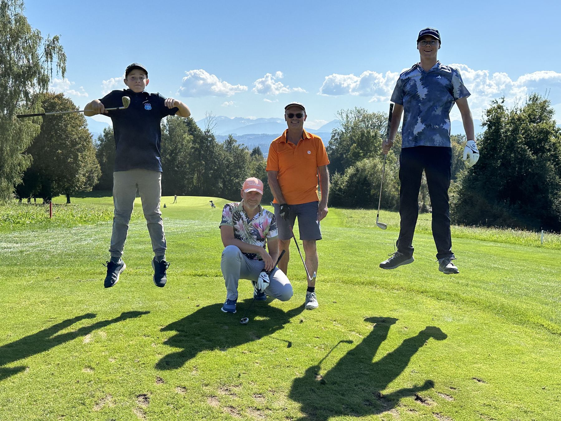 Strawberry-Tour-Finalisten auf dem Platz